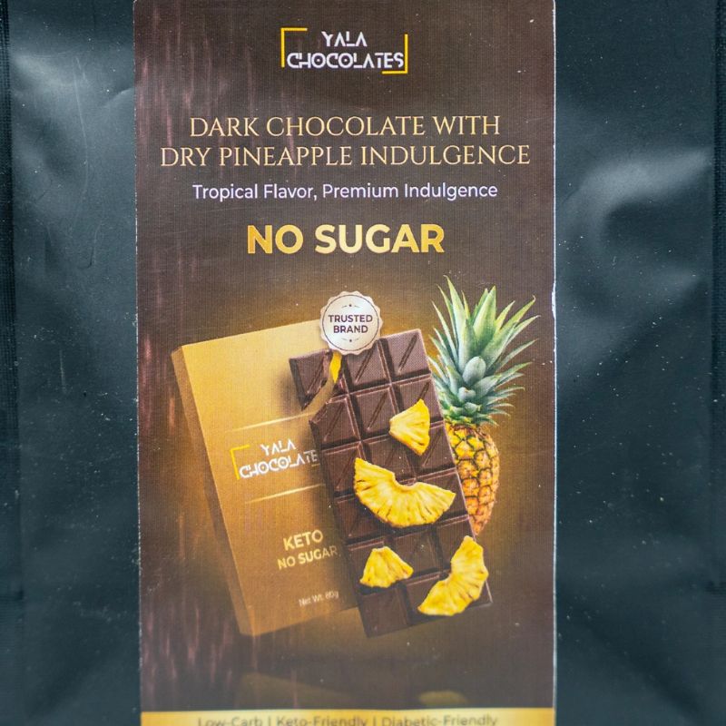 Dark chocolate with dry pineapple
